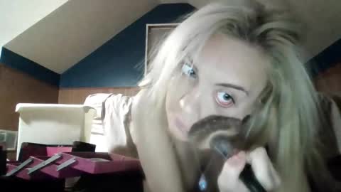 geminincapricorn96 online show from 12-05-25, 02:42