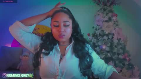 Snapshot of geminis_grey chatting on 12-21-25, 05:03 Geminis online show from 12-21-25, 05:03
