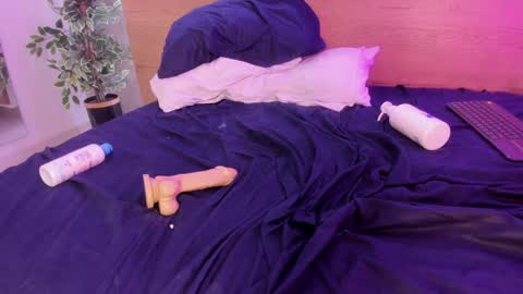 geminis muentes online show from 12-30-24, 08:32