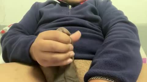 Snapshot of genesemens77 chatting on 12-17-25, 02:23 genesemens77 online show from 12-17-25, 02:23