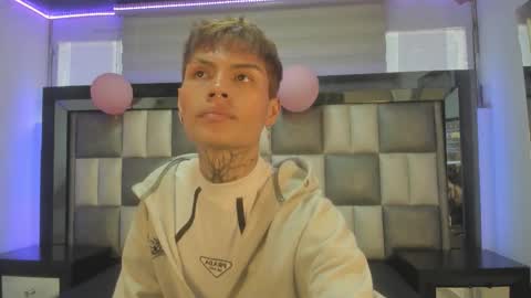 Snapshot of genesis_js chatting on 11-25-25, 08:09 genesis_js online show from 11-25-25, 08:09