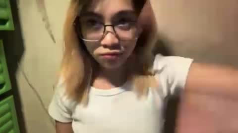 Snapshot of genesistresvant chatting on 01-11-26, 12:32 Yuki online show from 01-11-26, 12:32