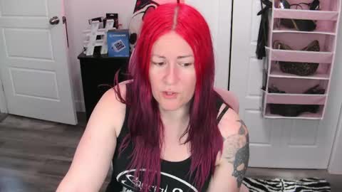 Genny Rock   and  online show from 05-26-26, 04:14