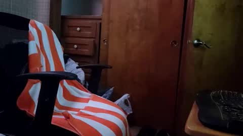 Geno online show from 10-30-25, 05:42