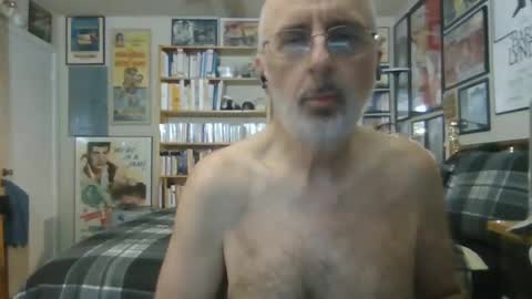 Snapshot of gentcallr chatting on 12-31-24, 10:01 Steve online show from 12-31-24, 10:01