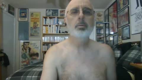 Snapshot of gentcallr chatting on 02-11-25, 07:48 Steve online show from 02-11-25, 07:48