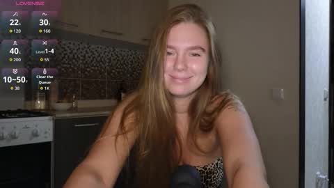 Snapshot of gentle_sasha chatting on 10-20-25, 08:20 Sasha online show from 10-20-25, 08:20