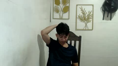 Snapshot of gentlemanlustx chatting on 09-27-25, 02:33 Rayl online show from 09-27-25, 02:33