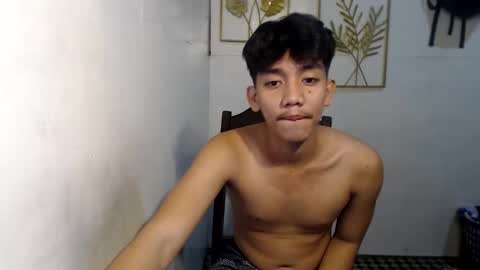 Snapshot of gentlemanlustx chatting on 10-04-25, 05:33 Rayl online show from 10-04-25, 05:33