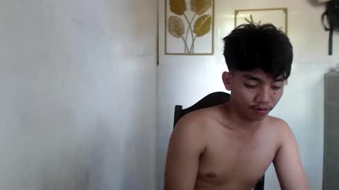 Snapshot of gentlemanlustx chatting on 10-14-25, 03:51 Rayl online show from 10-14-25, 03:51