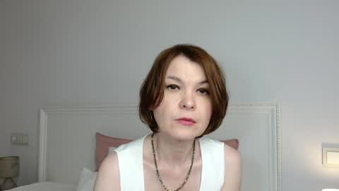Snapshot of gentlywomen chatting on 05-29-26, 12:03 Elena online show from 05-29-26, 12:03