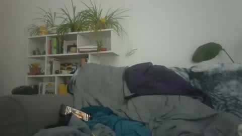 Snapshot of geon2xx chatting on 09-08-25, 03:00 Geon online show from 09-08-25, 03:00