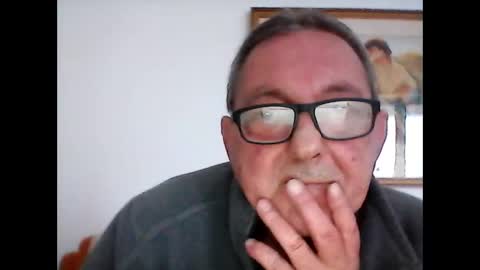 Snapshot of georg1412 chatting on 12-10-24, 01:55 georg1412 online show from 12-10-24, 01:55