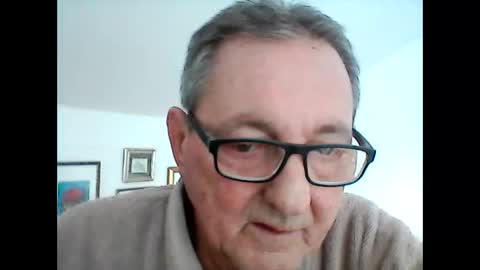 Snapshot of georg1412 chatting on 01-06-26, 01:26 georg1412 online show from 01-06-26, 01:26