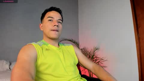 Snapshot of george_cams1 chatting on 02-08-26, 03:32 Jorge online show from 02-08-26, 03:32