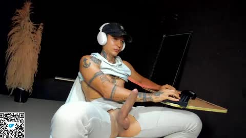 independent model online show from 05-23-26, 11:53