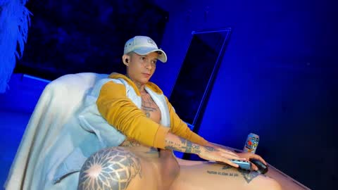 independent model online show from 05-28-26, 05:54