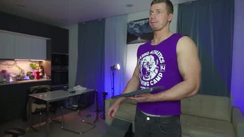 Snapshot of georgearmwrestler chatting on 11-19-25, 05:57 George my Fansly online show from 11-19-25, 05:57