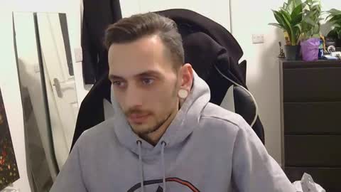 Snapshot of georgek0011 chatting on 11-30-25, 10:03 georgek0011 online show from 11-30-25, 10:03