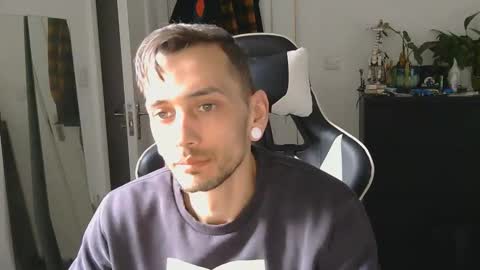 Snapshot of georgek0011 chatting on 02-09-26, 10:41 georgek0011 online show from 02-09-26, 10:41