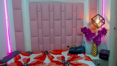 GEORGE online show from 12-22-24, 01:34