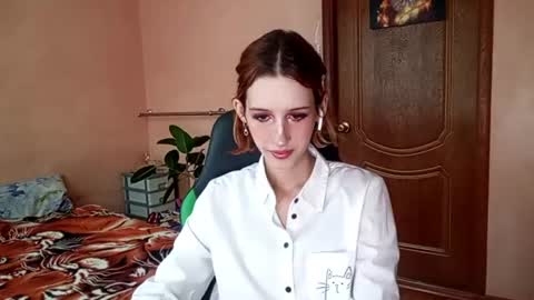 Ellie online show from 06-25-26, 03:38