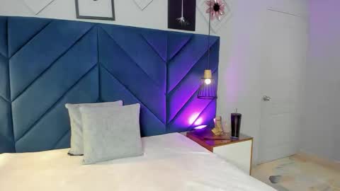 Snapshot of georgina_sensuelle chatting on 12-23-25, 11:08 Georgina online show from 12-23-25, 11:08