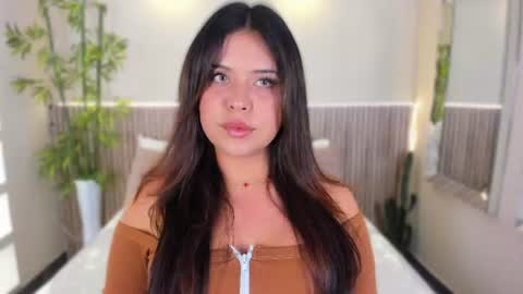 GeorginaReyes  online show from 06-22-26, 10:40