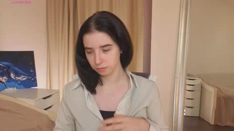 My name is Kelly online show from 11-01-25, 03:08