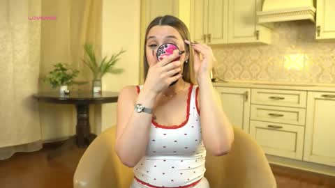 My name is Kelly online show from 11-23-25, 03:17