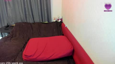 Snapshot of georginia_grimes chatting on 05-07-26, 10:20 Georginia online show from 05-07-26, 10:20