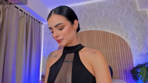 Snapshot of georginna_sins chatting on 10-23-25, 01:43 Kendal online show from 10-23-25, 01:43