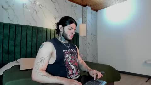 Snapshot of georgios_makris chatting on 12-14-25, 03:23 Georgios Makris online show from 12-14-25, 03:23