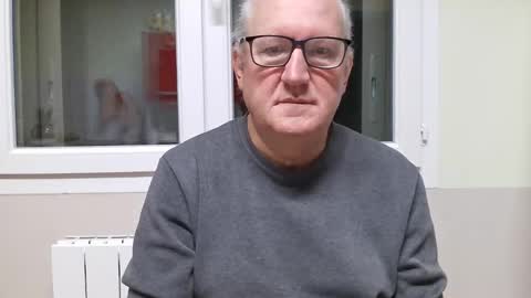 Snapshot of gerardlp131313 chatting on 10-31-25, 08:10 gerardlp131313 online show from 10-31-25, 08:10