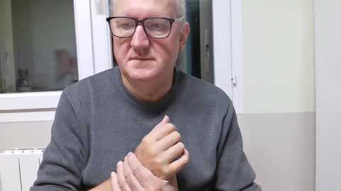 Snapshot of gerardlp131313 chatting on 11-03-25, 08:43 gerardlp131313 online show from 11-03-25, 08:43