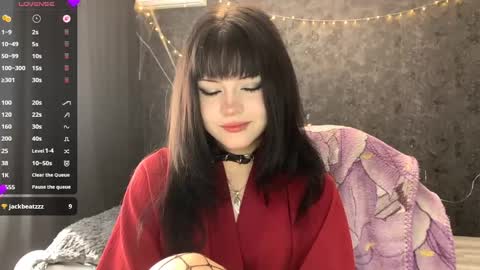 EmelyWoodes online show from 05-28-26, 06:43