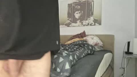 A  A online show from 10-20-25, 07:14