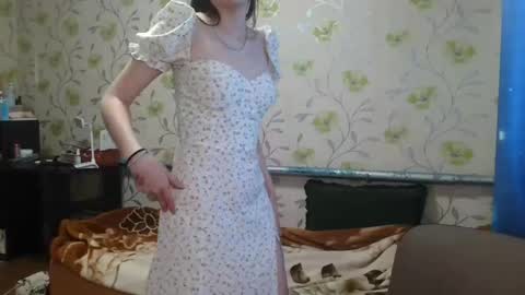 Snapshot of gertrudhore chatting on 05-13-26, 09:17 Anna online show from 05-13-26, 09:17