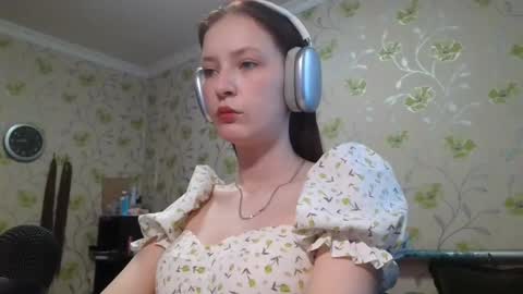 Snapshot of gertrudhore chatting on 05-14-26, 09:16 Anna online show from 05-14-26, 09:16