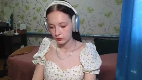 Snapshot of gertrudhore chatting on 05-20-26, 09:04 Anna online show from 05-20-26, 09:04