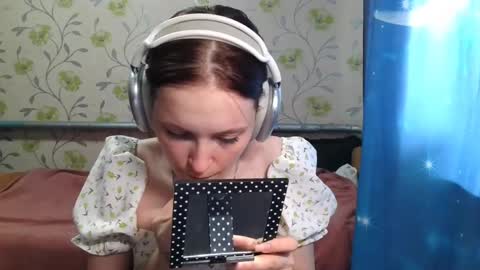 Snapshot of gertrudhore chatting on 05-24-26, 09:03 Anna online show from 05-24-26, 09:03