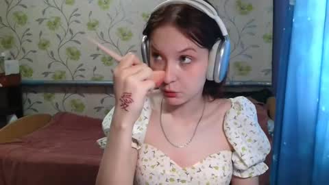 Snapshot of gertrudhore chatting on 05-27-26, 09:17 Anna online show from 05-27-26, 09:17