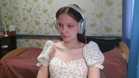 Snapshot of gertrudhore chatting on 05-31-26, 10:55 Anna online show from 05-31-26, 10:55