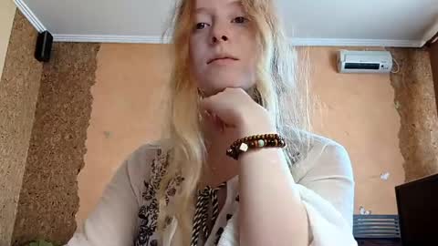 Kate online show from 05-19-26, 03:02