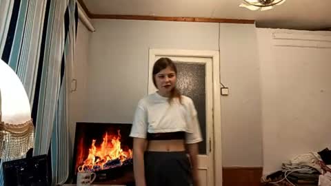 Snapshot of gertudeoh chatting on 06-10-26, 04:39 Alice online show from 06-10-26, 04:39
