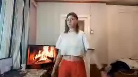 Snapshot of gertudeoh chatting on 06-19-26, 03:27 Alice online show from 06-19-26, 03:27