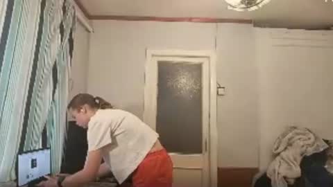 Snapshot of gertudeoh chatting on 06-24-26, 02:38 Alice online show from 06-24-26, 02:38