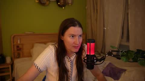 Snapshot of gessifossa chatting on 09-20-25, 02:07 Anna online show from 09-20-25, 02:07