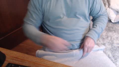 Snapshot of gethoggy chatting on 12-21-24, 06:55 gethoggy online show from 12-21-24, 06:55