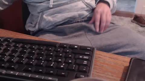 Snapshot of gethoggy chatting on 10-15-25, 06:52 gethoggy online show from 10-15-25, 06:52